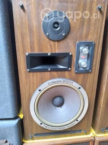 Parlantes Lafayette Criterion 2001A