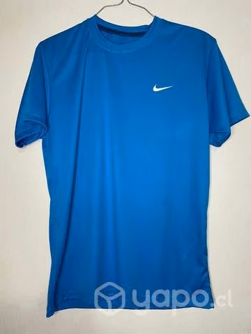 Poleras deportivas marca Nike en