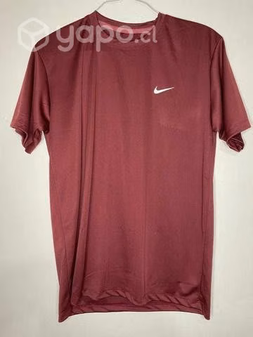 Poleras deportivas marca Nike en
