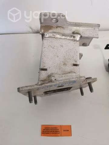 Soporte Izquierdo Refuerzo Parachoq Delant (NP200)
