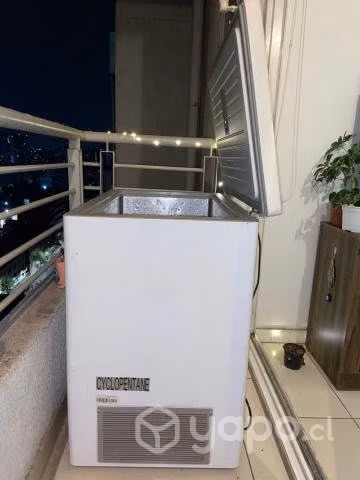 Congeladora Horizontal Midea 198 L en buen estado