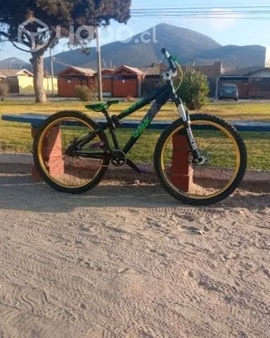Bicicleta dirt jump