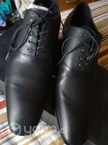 Calzado ALDO, numero 43.