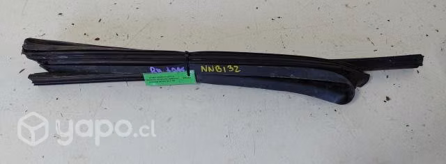 Goma Vidrio Puerta Trasera Derecha (NNB132) Nissan