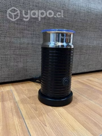 Cafetera Nespresso más Accesorios