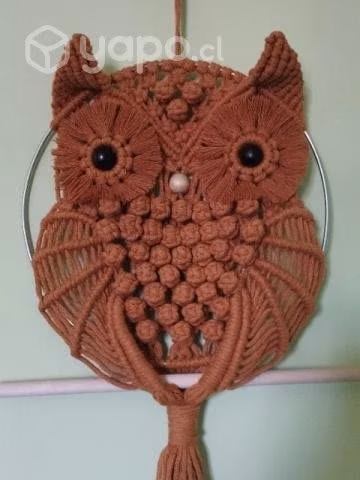 Búho decorativo en macramé