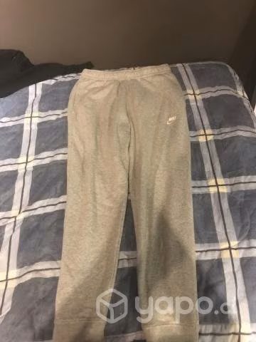 Buzo nike gris