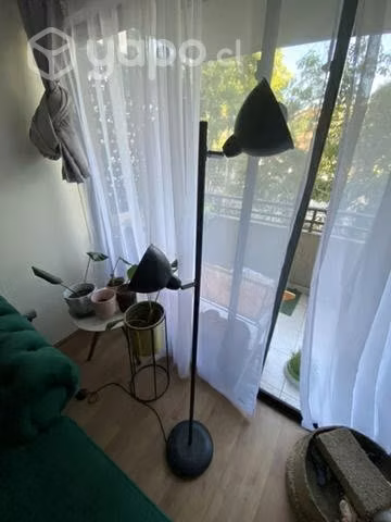 Lámpara de pie de dos focos