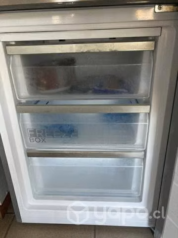 Refrigerador marca Midea 262 lts - Imagen 4