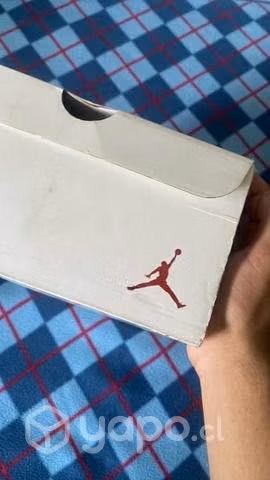 Jordan 4 metallic red - Imagen 4