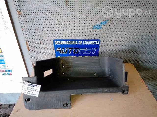 Tapiz cubre zocalo delantero izquierdo Peugeot Bo