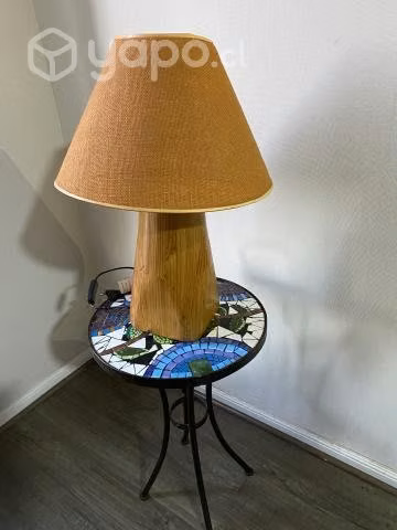 Lámpara madera bella