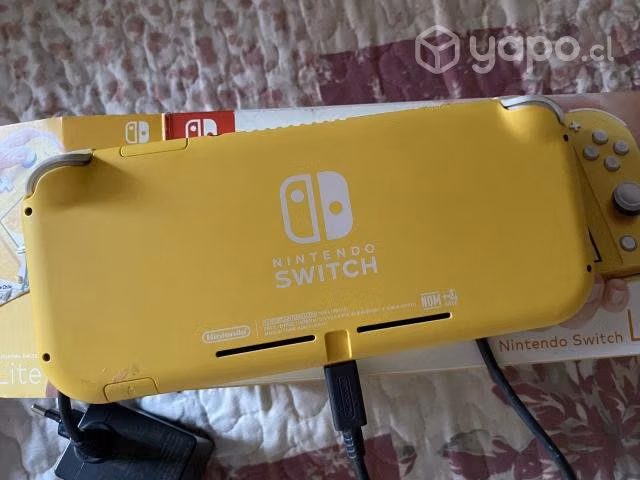 Nintendo Switch Lite + 3 juegos de Pokémon + Mario