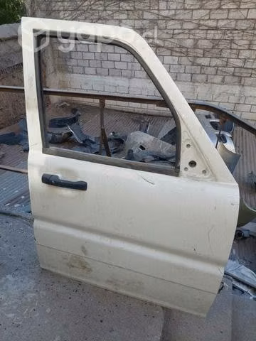 Puerta mahindra pick up derecha