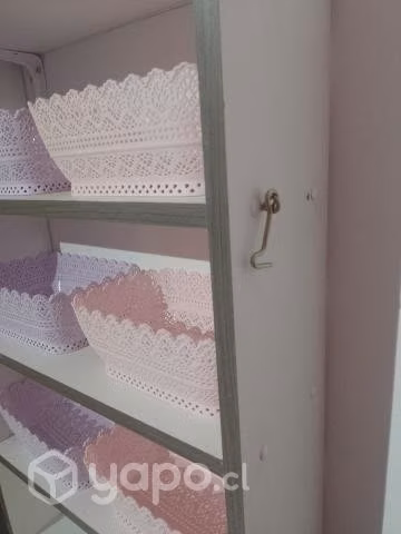 Escritorio,mesas de manicura,etc