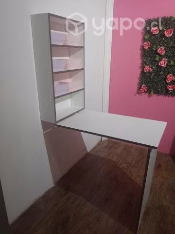 Escritorio,mesas de manicura,etc