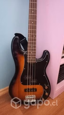 Bajo squier pbass affinity fender +ampli rumble 15