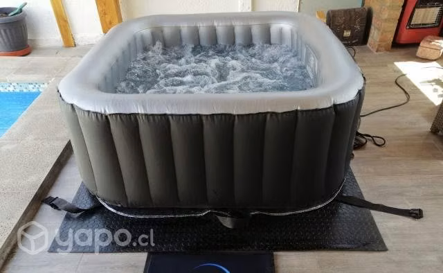 Jacuzzi hidromasajeador temperado 42°