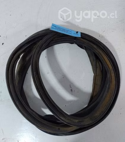 Goma Carroceria Puerta Trasera Derecha (NP31015)