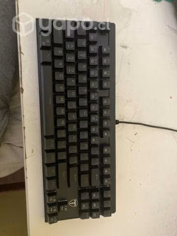Teclado mecanico con luces de diferentes formas
