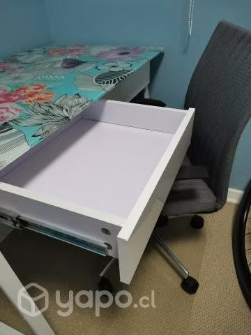 Escritorio y Silla