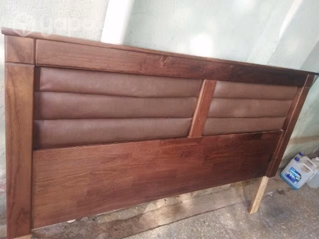 Respaldo de cama de madera dos plazas