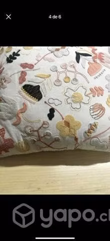 Cojines con fundas de algodón