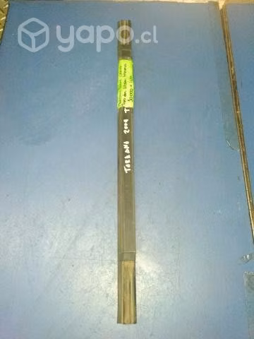 Moldura lame vidrio trasera derecha Nissan Terrano