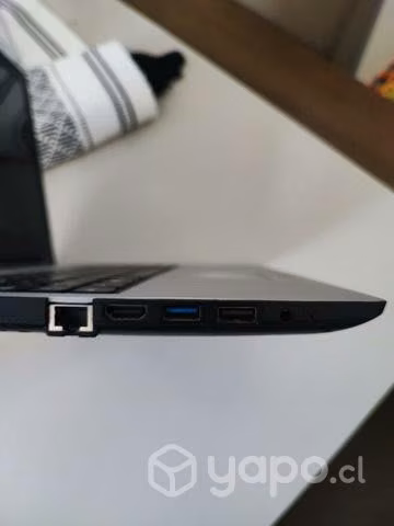 Notebook Lenovo i3 con 4GB de RAM, 17" la pantalla
