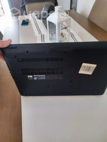 Notebook Lenovo i3 con 4GB de RAM, 17" la pantalla