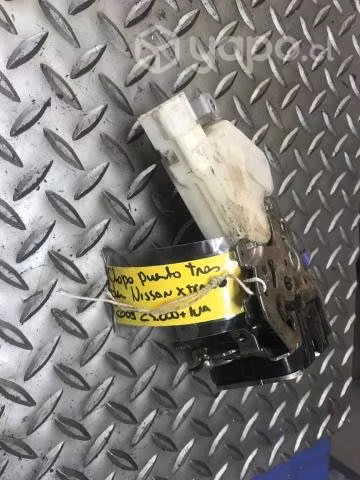 Chapa puerta trasero derecho Nissan Xtrail T30 200