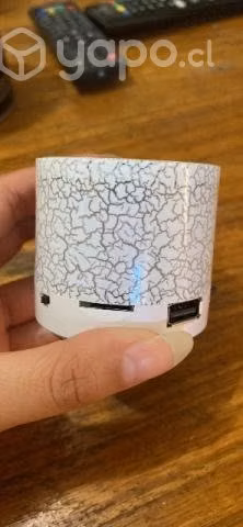 Reloj y mini parlante