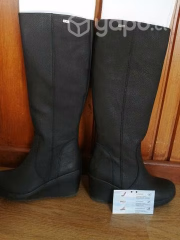 Botas nuevas, 16 hrs, talla 35,5 - Imagen 2