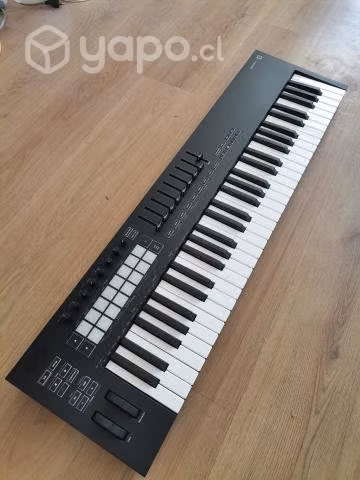 Teclado Midi Novation Launchkey 61 M