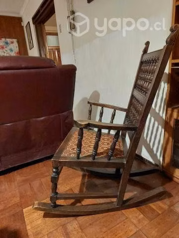 Mecedora antigua