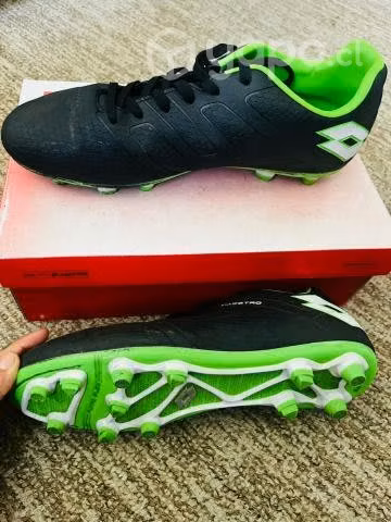 Zapato fútbol marca Lotto talla 43 - Imagen 3