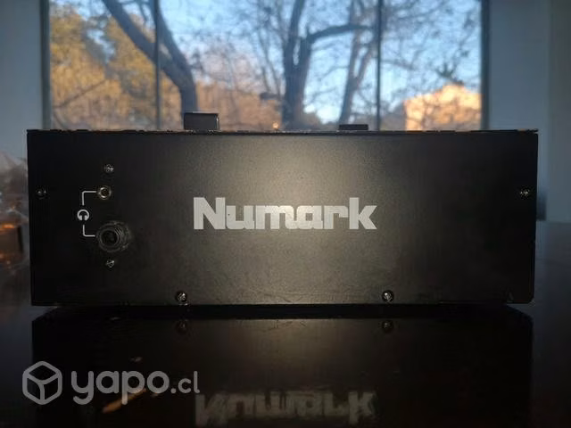 Numark scratch mixer