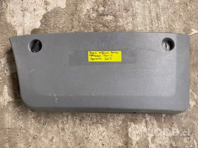 Tapiz inferior puerta delantera derecha Mercedes B