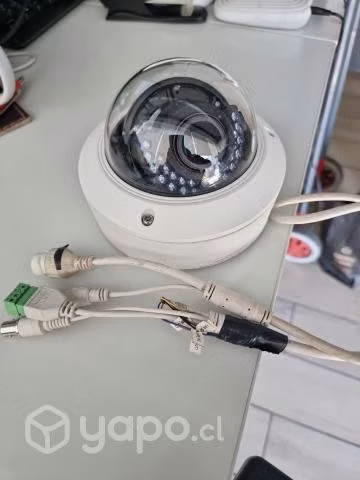 Camara ip hilvision ds-2cd2720f-izs