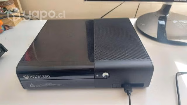 Xbox 360 E 4GB