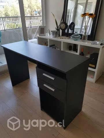 Escritorio en buen estado