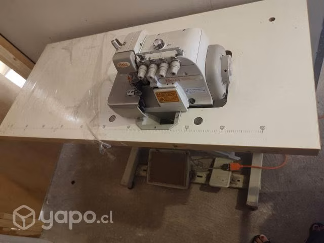 Máquina overlock industrial