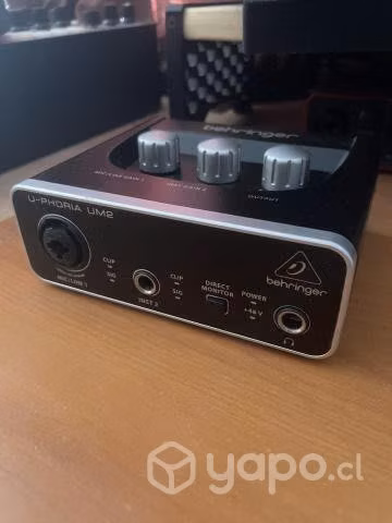 Interfaz de audio behringer u-phoria um2