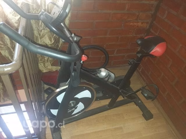Bicicleta spinning y máquina abdominales