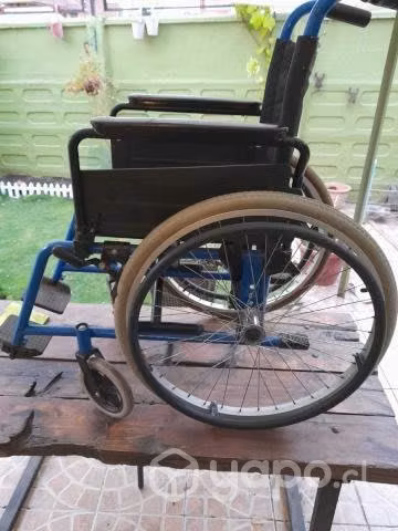 Silla de ruedas para niño mas bastones