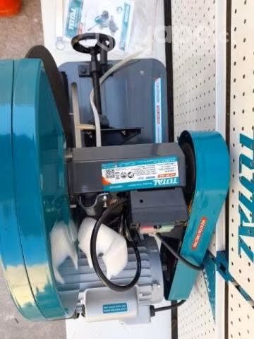 Tronzadora industrial marca TOTAL 4 hp.