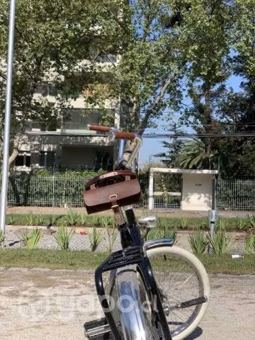 "Mini bike" con piezas de Brooks Brothers