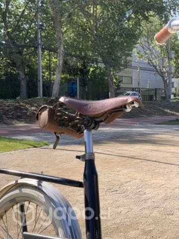 "Mini bike" con piezas de Brooks Brothers