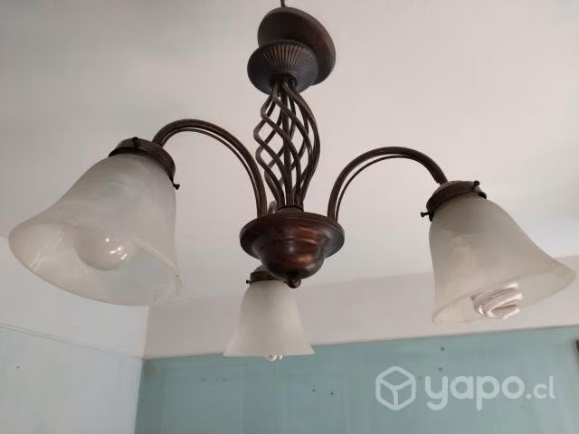 Bella ámpara araña con 3 tulipas. Estilo clásico. - Imagen 3