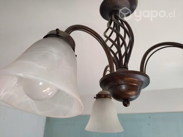 Bella ámpara araña con 3 tulipas. Estilo clásico. - Imagen 2